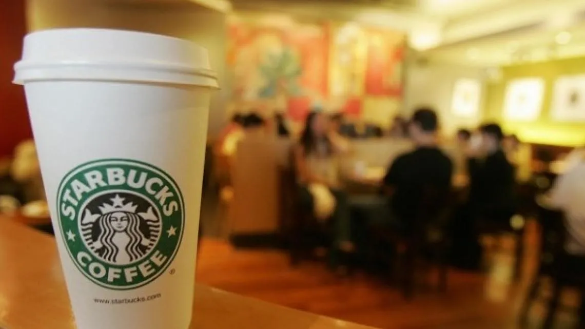 Por qué Starbucks ha creado una estrategia de espacios singulares y tiendas diferentes para asentar su marca y hacer branding