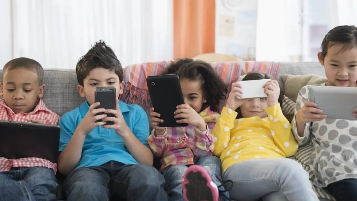 Los niños han duplicado su tiempo de pantallas móviles y no piensan volver atrás