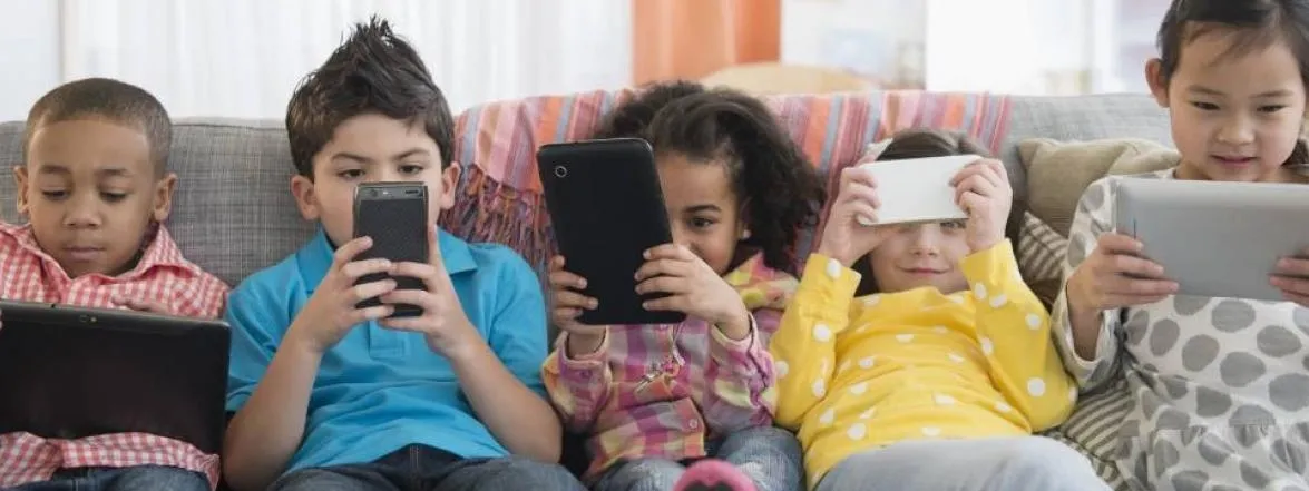 Los niños han duplicado su tiempo de pantallas móviles y no piensan volver atrás