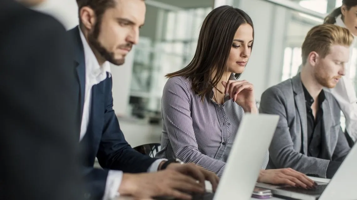 Los cambios que esperan a las agencias en los próximos diez años: así trabajarán en la década de los 20