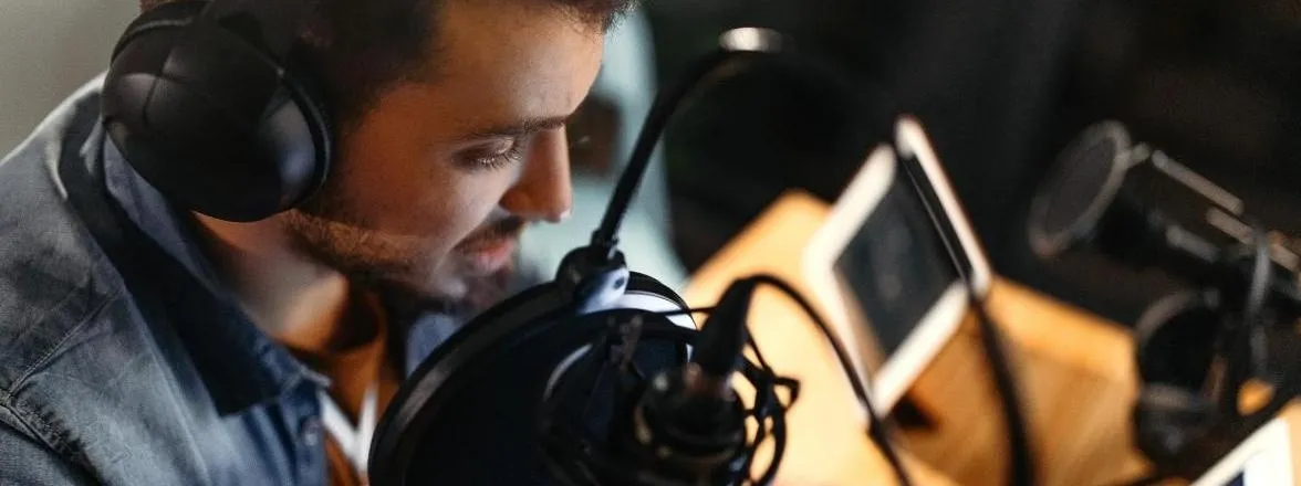 Lo que la neurociencia dice sobre las diferencias entre la publicidad en radio, música y podcasts
