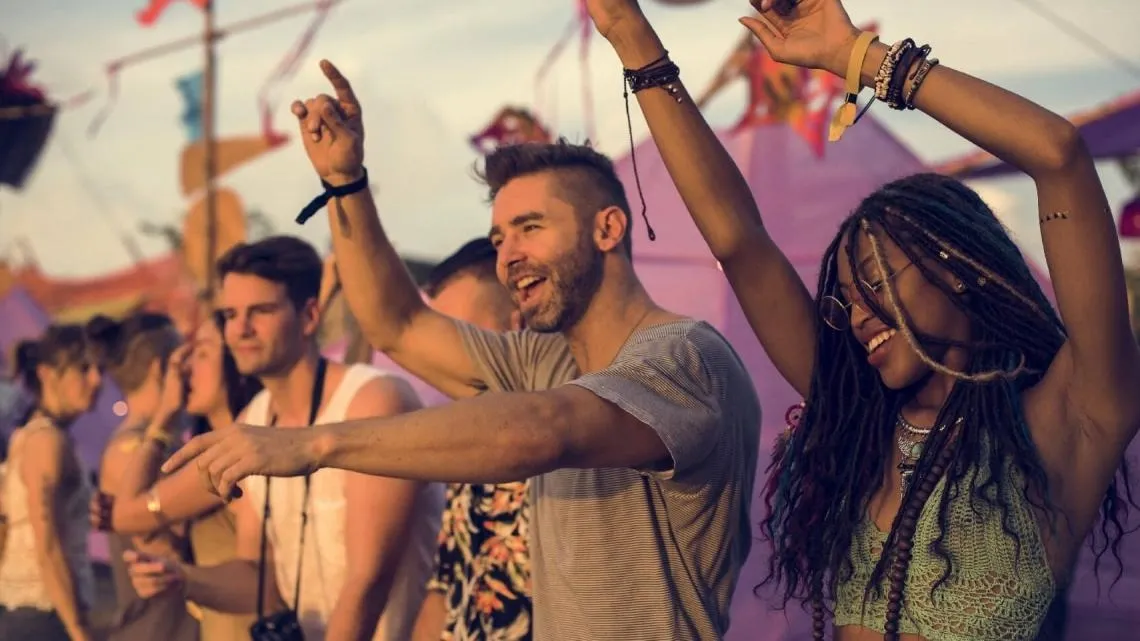 Marketing y la canción de verano: cómo se construyen esos grandes éxitos que arrasan durante los meses de calor