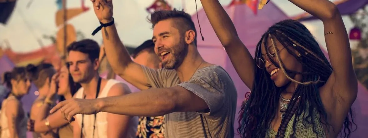 Marketing y la canción de verano: cómo se construyen esos grandes éxitos que arrasan durante los meses de calor