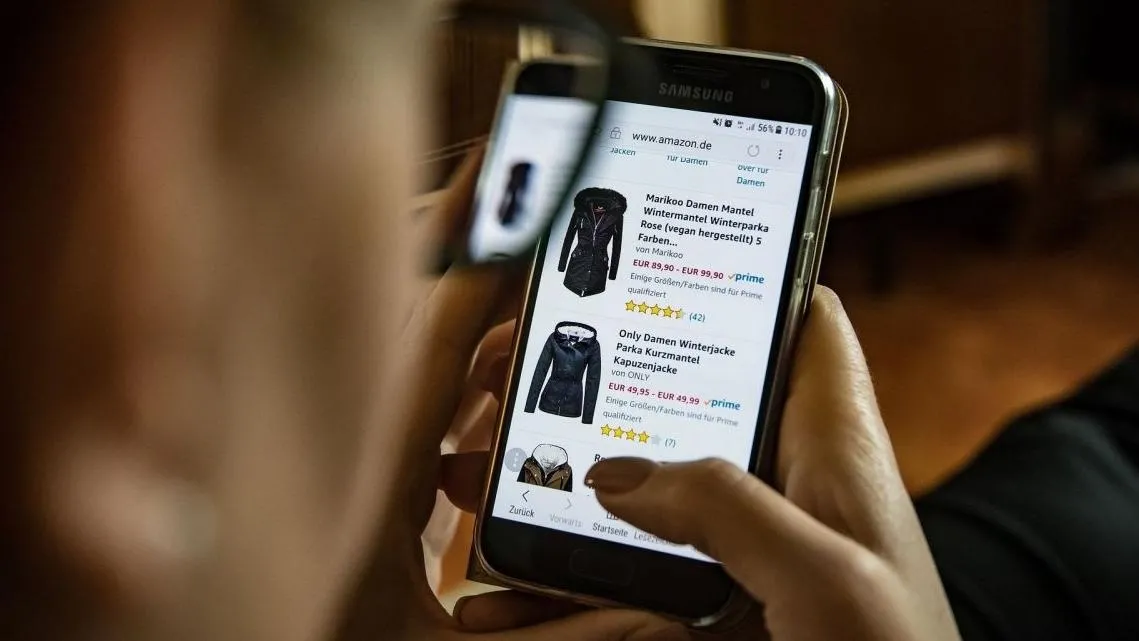 El lastre de las reviews y comentarios falsos sigue siendo un serio problema para Amazon