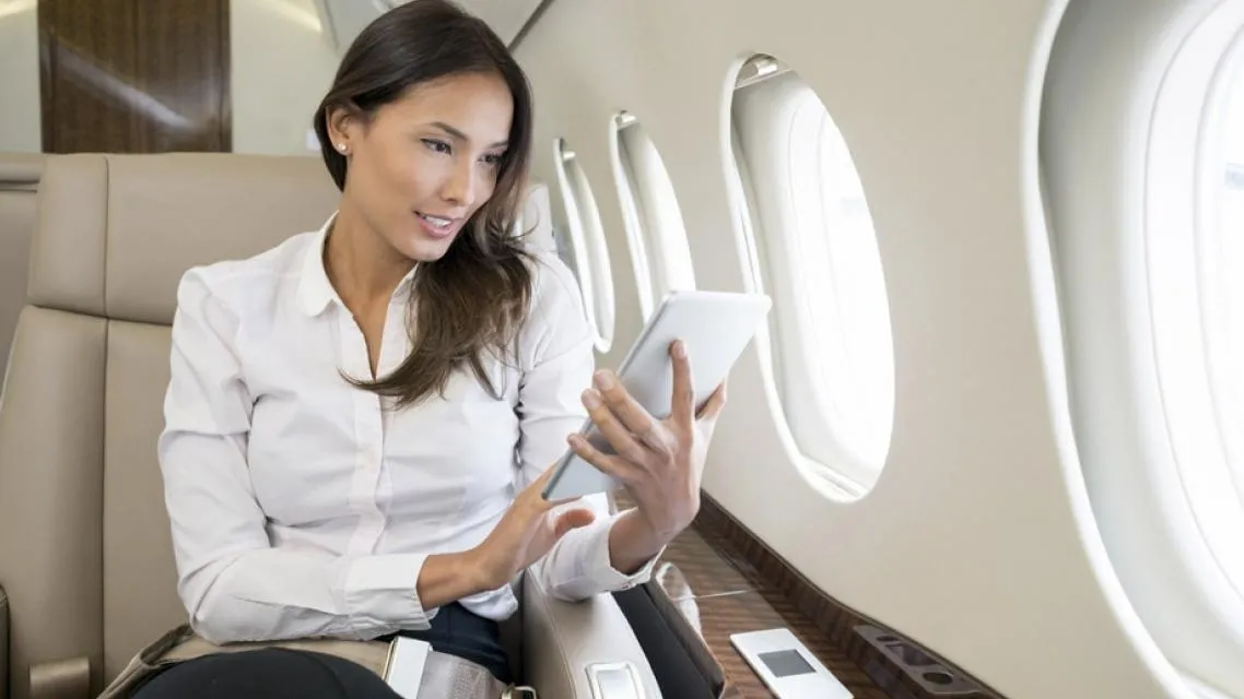 Las revistas de los aviones están desapareciendo, y su publicidad también