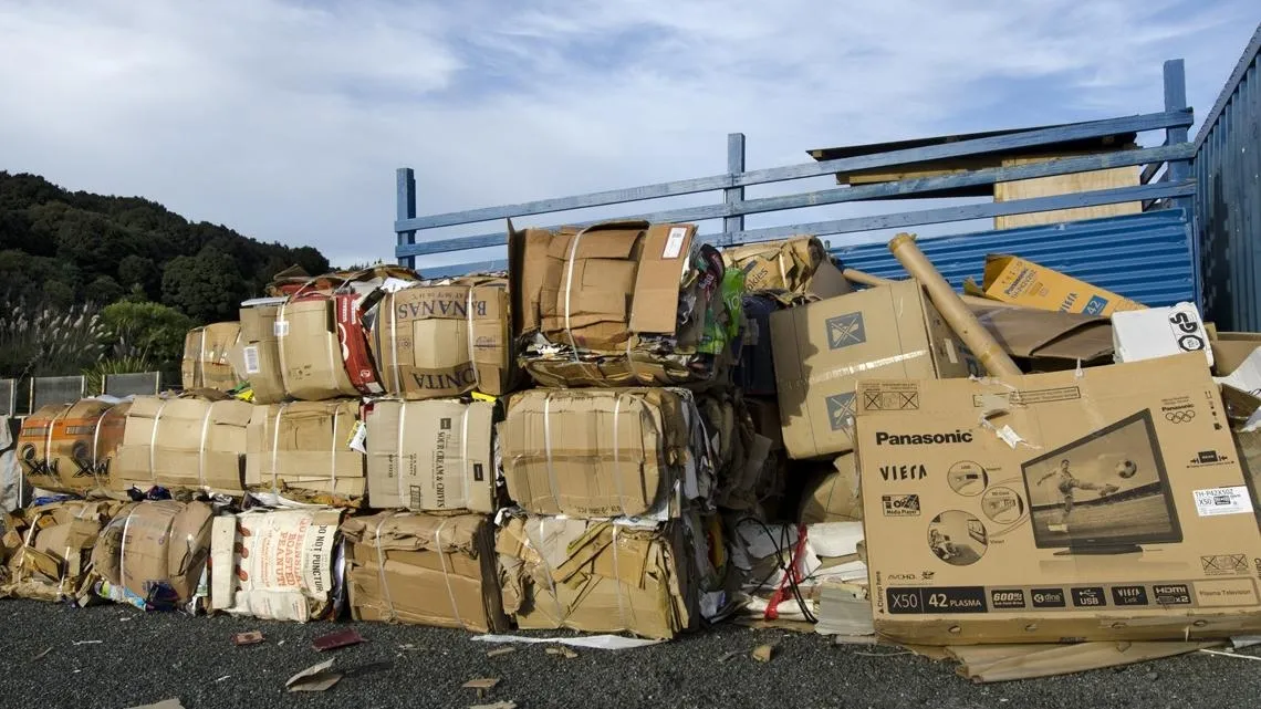Los millones de productos que Amazon convierte cada año en basura y cómo se ha convertido en un golpe reputacional 