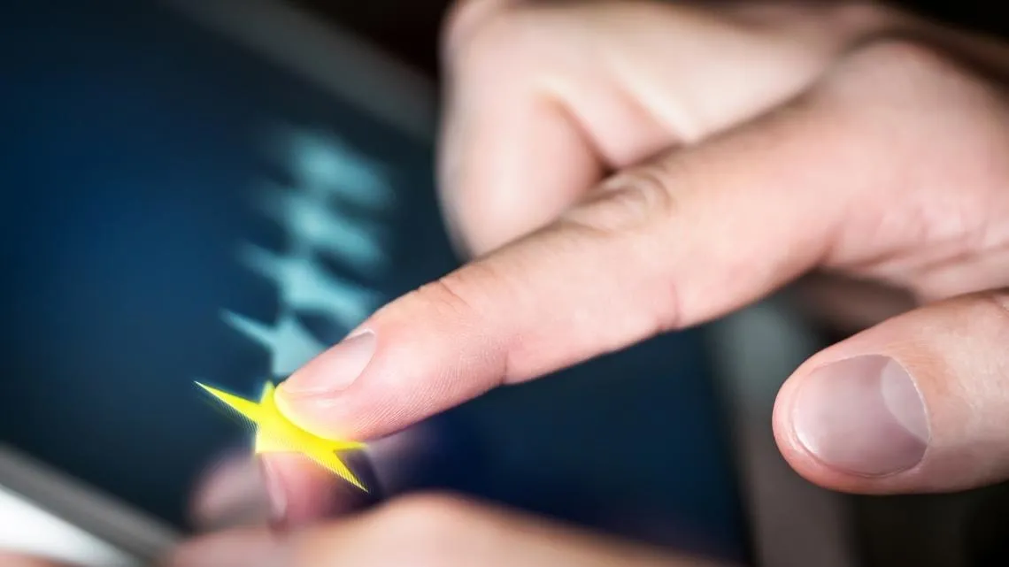 Reviews y comentarios y falsos:  ¿Están los gigantes de internet haciendo lo suficiente para acabar con ellos?