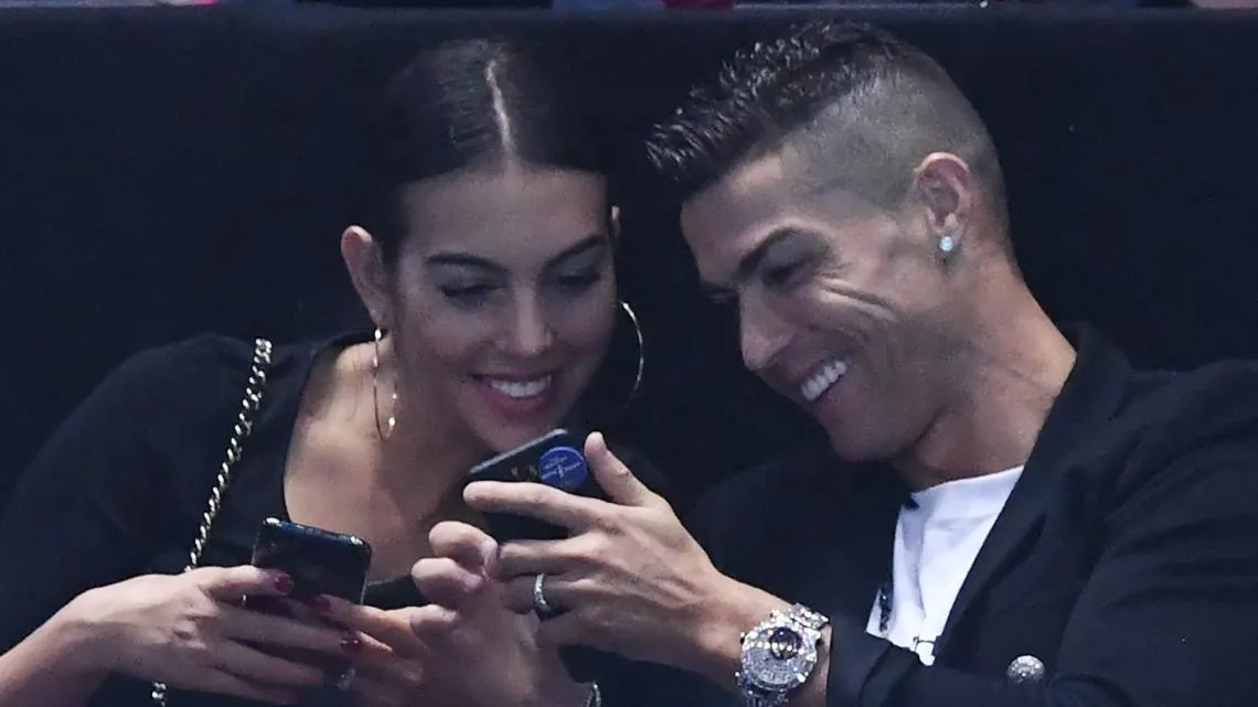 El millón y medio que gana Cristiano Ronaldo por post y por qué a los famosos 'de siempre' Instagram ahora les sale a cuenta
