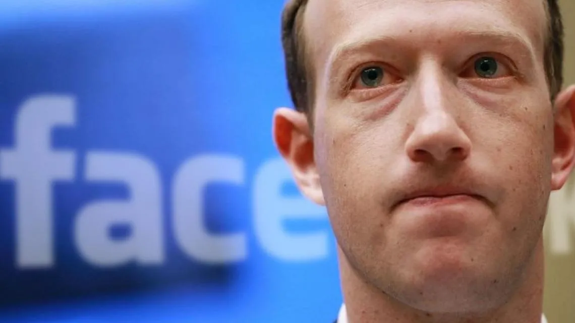 La semana del horror de Facebook: golpe tras golpe y una debacle en reputación