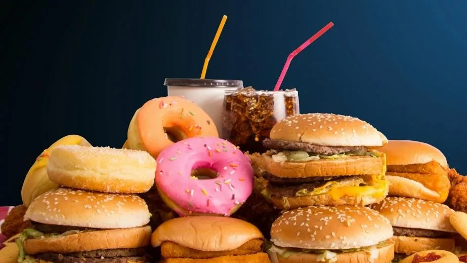 Tras las apuestas y el juego online, la publicidad de comida basura será la próxima limitada por ley 