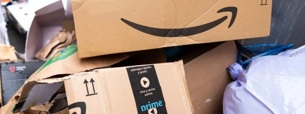 Cada día se destruyen miles de productos: Así convierte Amazon en basura los productos no vendidos