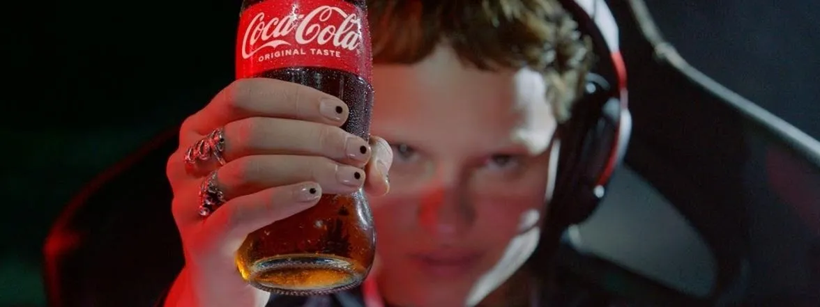 Por qué la estrategia de marketing y publicidad de Coca-Cola invita al optimismo sobre el estado de las cosas