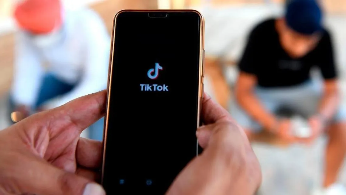 Así nacen, crecen y triunfan las tendencias de moda en TikTok 