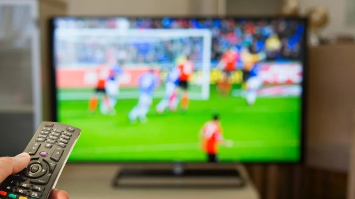 ¿Son los anuncios publicitarios parte de la experiencia de los deportes televisados? Un nuevo estudio así lo afirma
