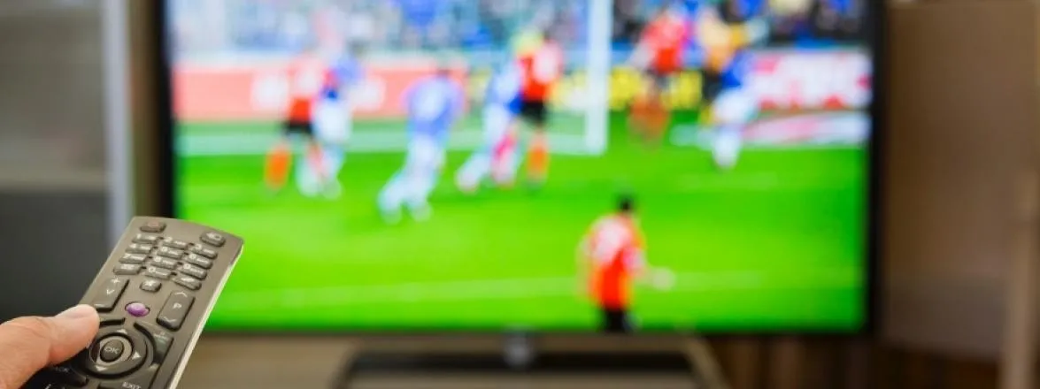 ¿Son los anuncios publicitarios parte de la experiencia de los deportes televisados? Un nuevo estudio así lo afirma
