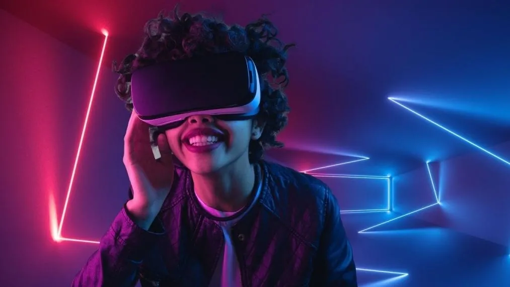 Cómo la carrera por ser los primeros en el metaverso se ha convertido en la última obsesión entre las empresas y marcas