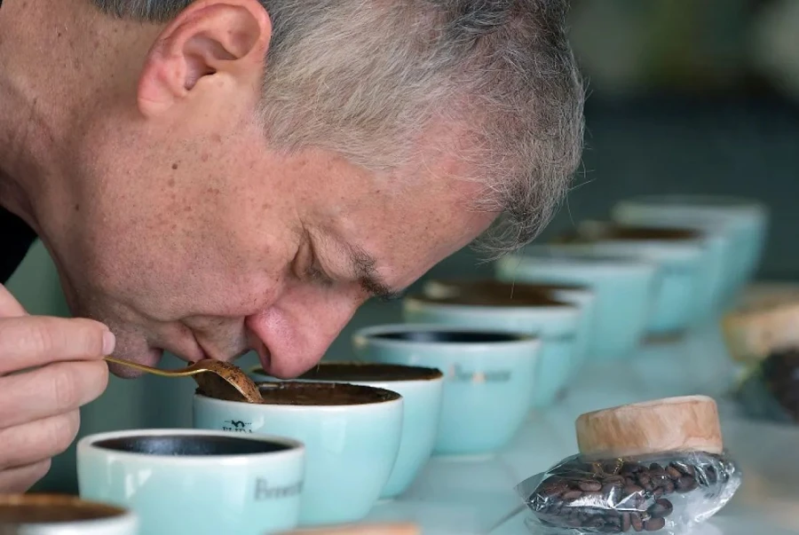 El potencial del olor a café: marketing aromático a primera hora de la mañana 
