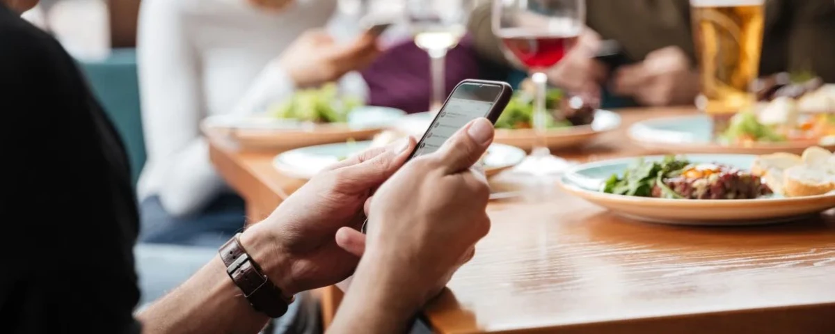 El último timo online es una pesadilla de marketing: o pagas o te hunden la reputación online de tu restaurante 
