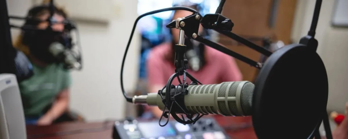 ¿Tiene el boom de los podcasts un lado oscuro? Al descubierto la primera triquiñuela publicitaria para inflar las cifras de oyentes 