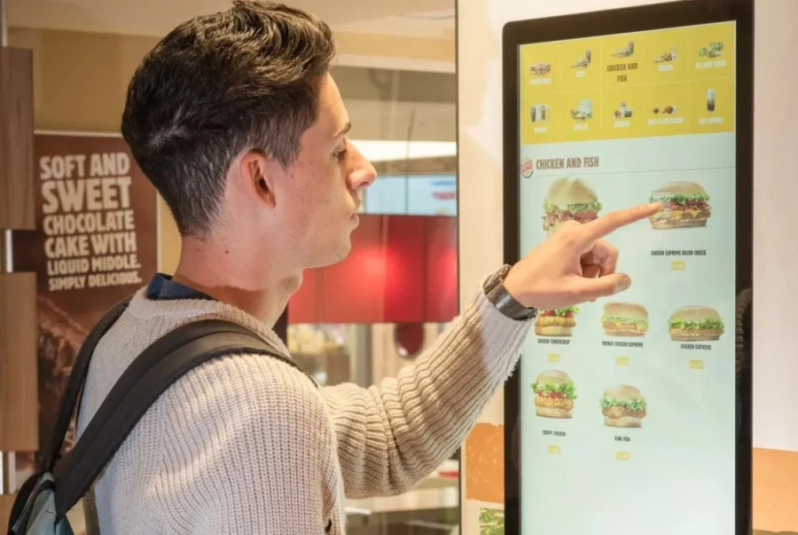 La experiencia del cliente ante la innovación y digitalización de la comida rápida