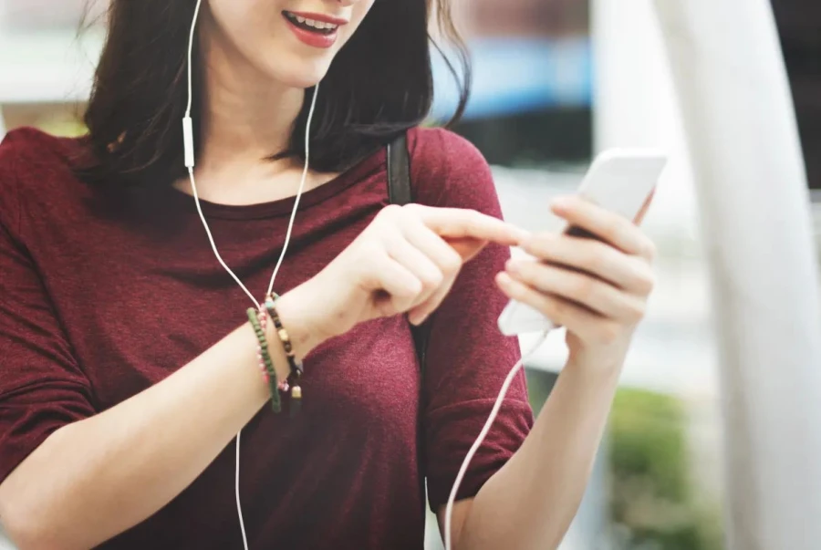 La mayoría de los expertos en medios digitales están preocupados por el fraude en audio y sus métricas 