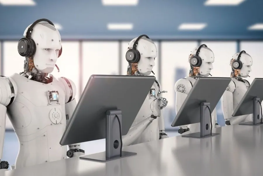 Luces y sombras de la nueva ley de atención al cliente que podría convertir a los trabajadores humanos en robots