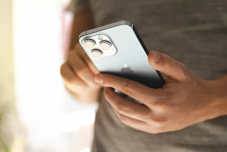 Apple aumenta su apuesta para rivalizar con Google: Su propio buscador podría llegar pronto