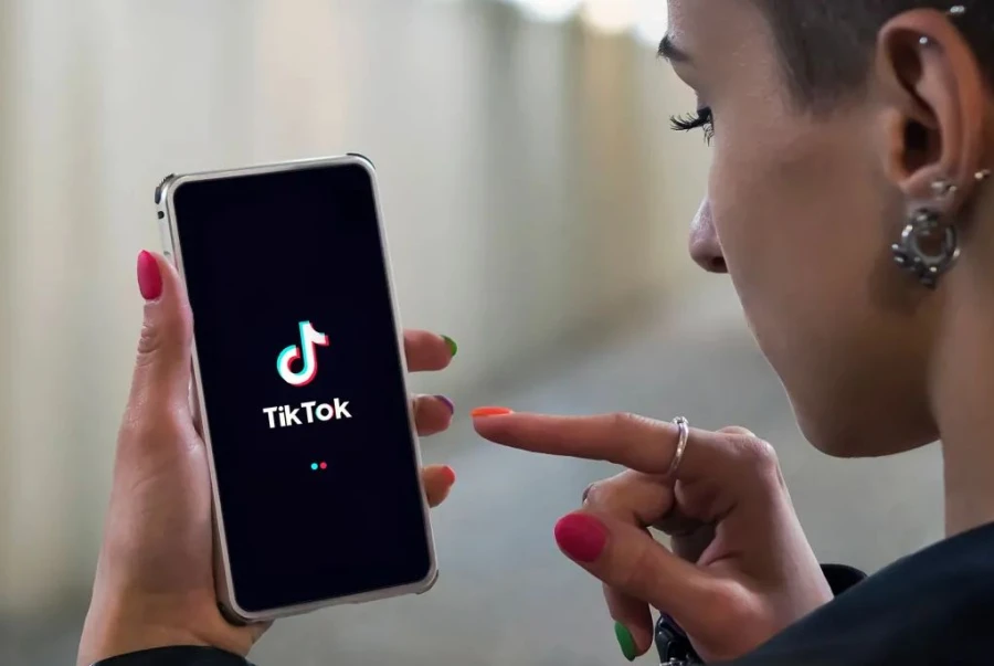 Los ingresos publicitarios de TikTok se diparan y ya es la empresa con los ingresos por publicidad digital de más rápido crecimiento en el mundo