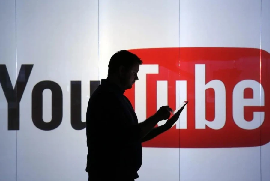 YouTube reduce las condiciones para que los creadores puedan ganar dinero con la publicidad y los anuncios de sus vídeos