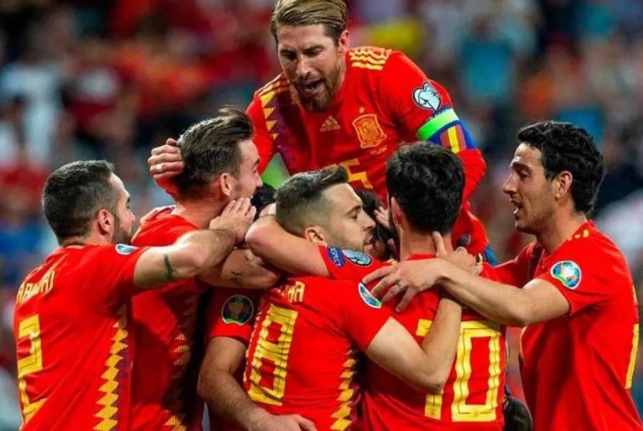 Multa de 100.000 euros a RTVE por emitir publicidad durante los partidos de la selección española de fútbol