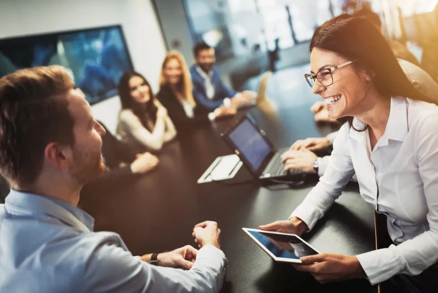 El valor diferencial de la experiencia frente a las promesas y palabras bonitas en las empresas y agencias de Marketing o Publicidad