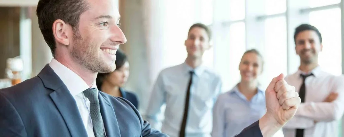 La industria demanda más profesionales, pero más competitivos, con talento y mejor formados