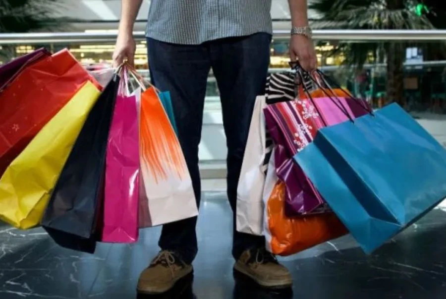Descuentos relámpago y ofertas 'flash': El frenesí del Black Friday y sus efectos en las decisiones del consumidor y las compras compulsivas