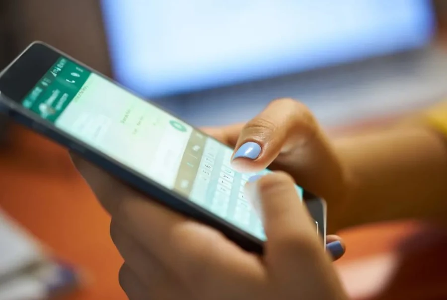 Clientes y Consumidores prefieren la comunicación directa con empresas a través de WhatsApp, desplazando a las Redes Sociales tradicionales