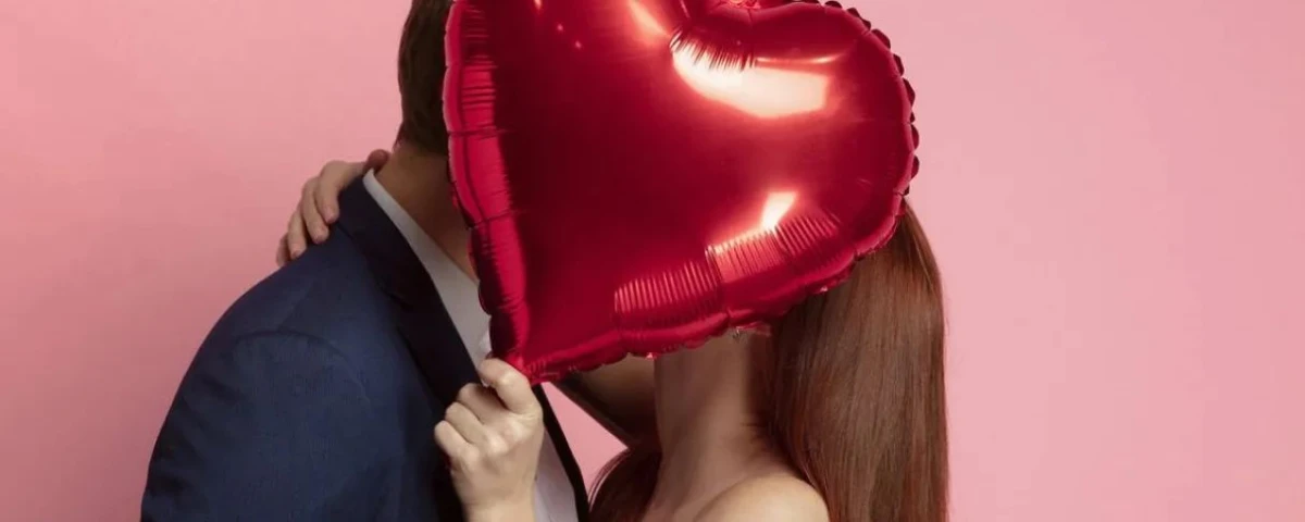 Por qué el rojo es el “color del amor” y por qué importa a los marketeros en febrero