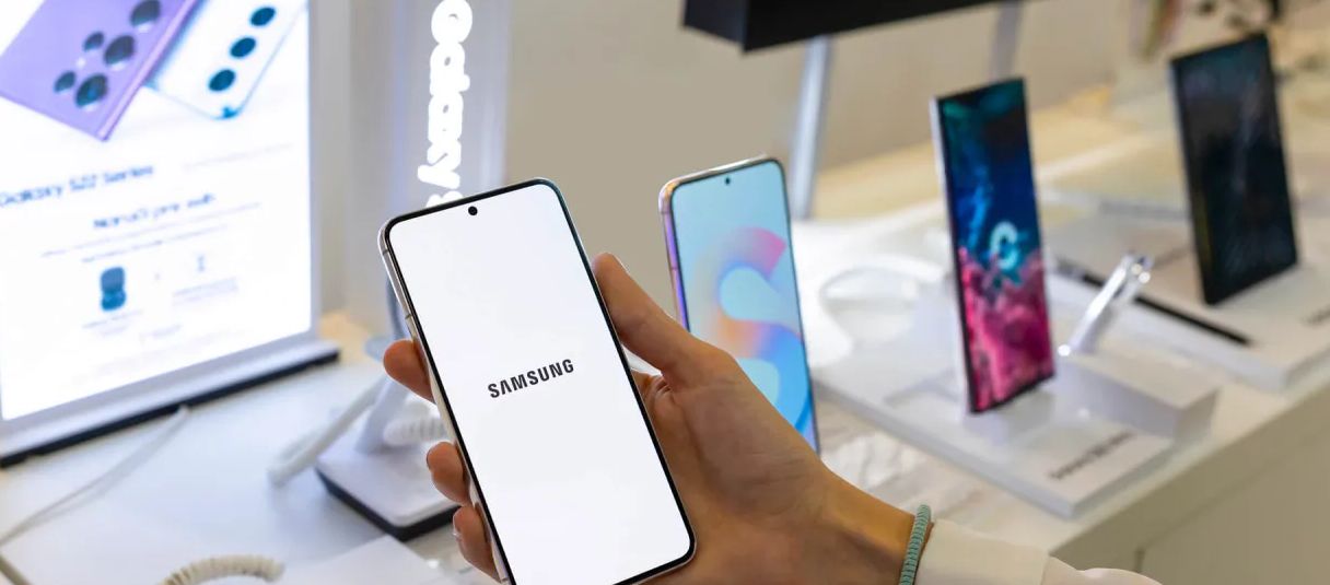 Samsung crece como marca y adelanta a Apple como el primer  fabricante de 'smartphones' del mundo
