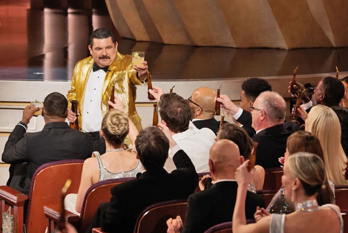 Tequila Don Julio hace historia en los Oscars con un brindis en plena gala  