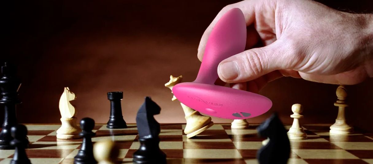 We-Vibe lanza una peculiar campaña en la que regala vibradores anales a los participantes masculinos del Campeonato Mundial de Ajedrez