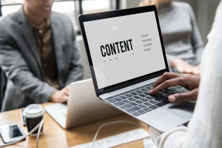 Regreso al futuro sin SEO: Blogs, Newsletters de noticias y boletines de contenidos resurgen con la IA generativa para combatir al fenómeno del "zero click search"