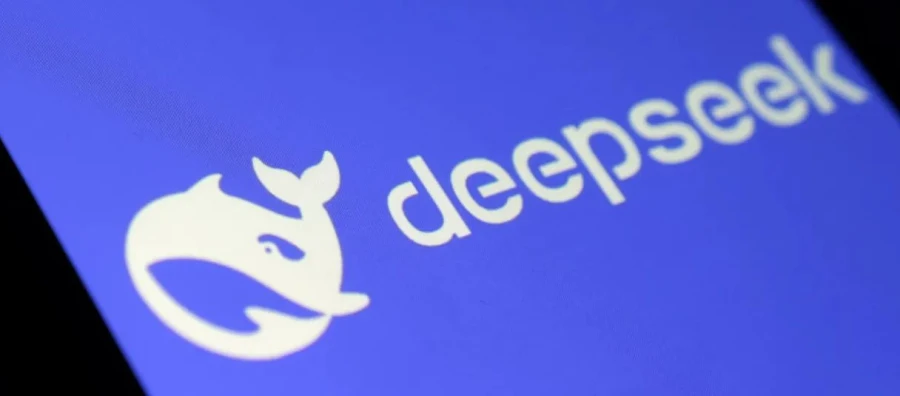 El logotipo de DeepSeek: alejado del diseño abstracto y tecnológico de moda pero con un rebranding a la vista