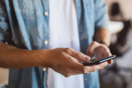 La resistencia del consumidor a la publicidad hiperpersonalizada aumenta en todas las franjas de edad