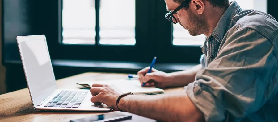 Másteres y formación en marketing a distancia y online, esenciales para especializarse con flexibilidad laboral