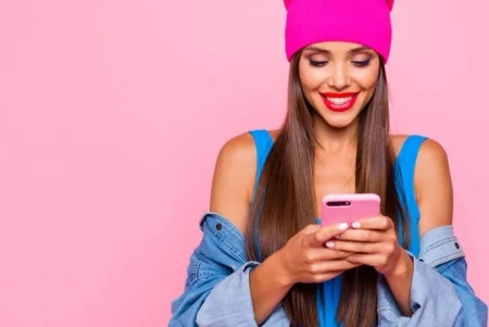 Las tarifas de influencers se estabilizan y bajan, con nano y micro influencers impulsando precios a la baja