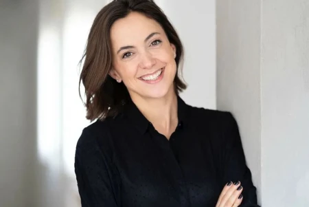Sarah Chemouli la nueva cara del marketing en banco Santander tras su paso por P&G