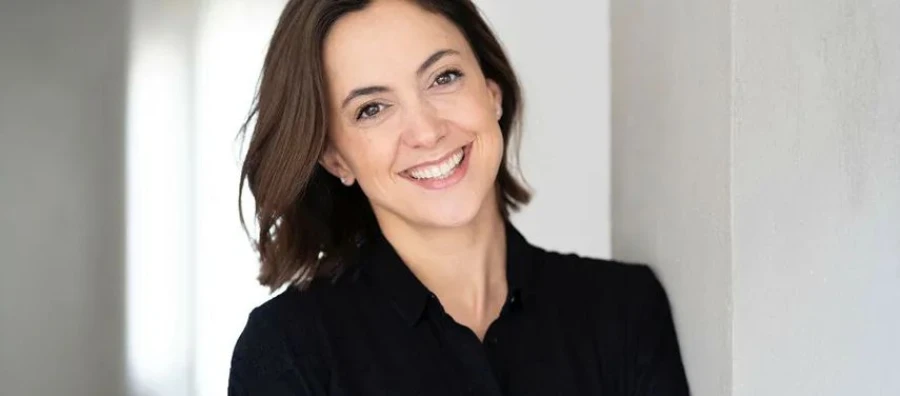 Sarah Chemouli la nueva cara del marketing en banco Santander tras su paso por P&G