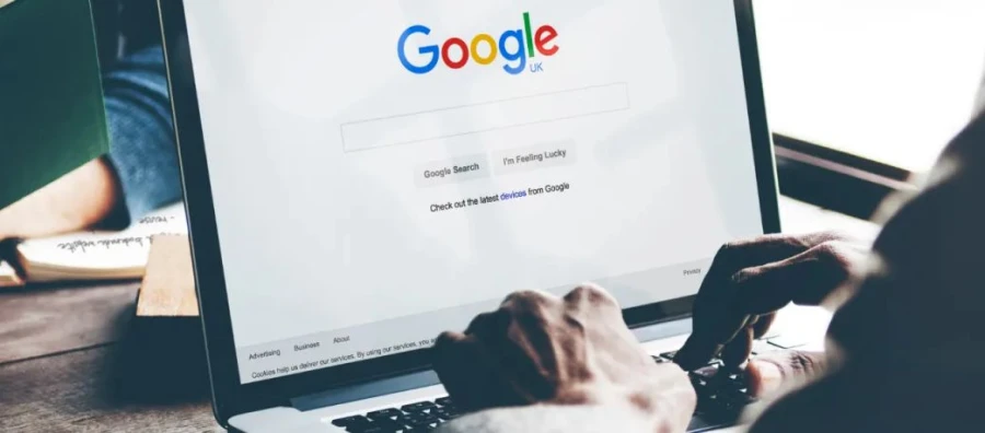 Google continua su lucha penalizando el spam y premiando la calidad frente a la cantidad de contenidos si ofrecen mejores respuestas y datos relevantes