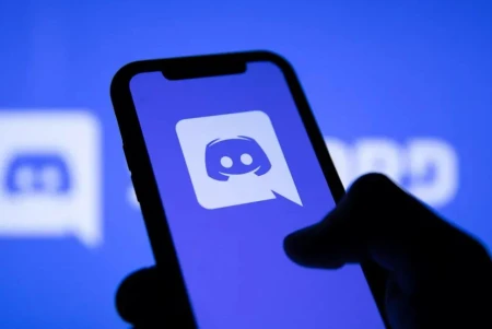 Un internet menos humano: Por qué la gente abandona Facebook por el refugio humano de Reddit y Discord