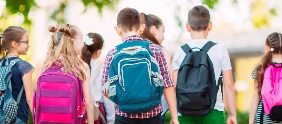 La asociación de consumidores exige responsabilidad a las empresas en su publicidad para la "vuelta al cole"