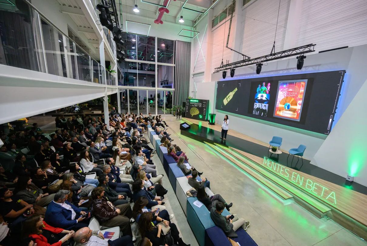 Inspiration Day 2025 del CMM: Si no construyes tu narrativa, la IA lo hará por ti