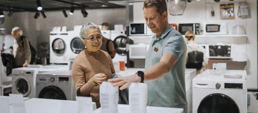 Las "tiendas de barrio" siguen liderando en confianza entre los consumidores, mientras que precios y promociones son los factores más determinantes para elegir donde comprar